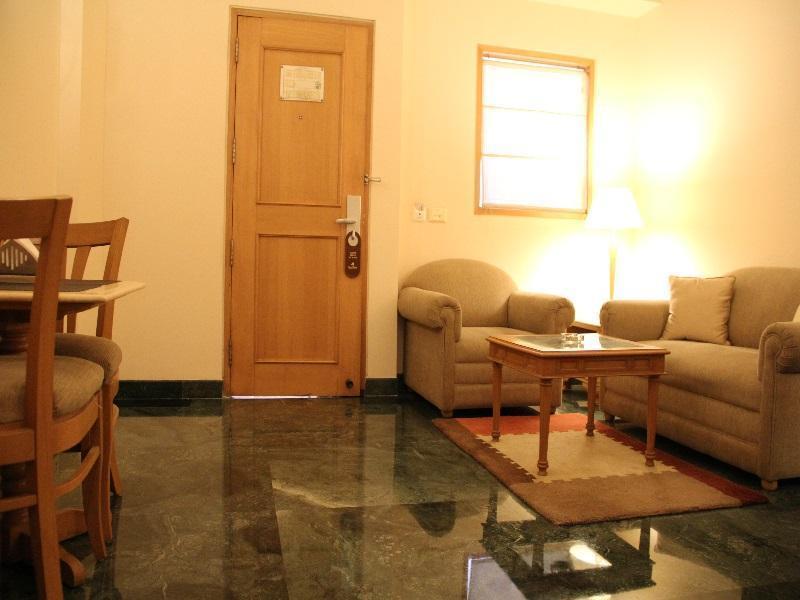 Savoy Suites Noida Exterior foto