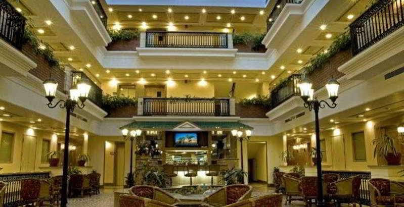 Savoy Suites Noida Exterior foto