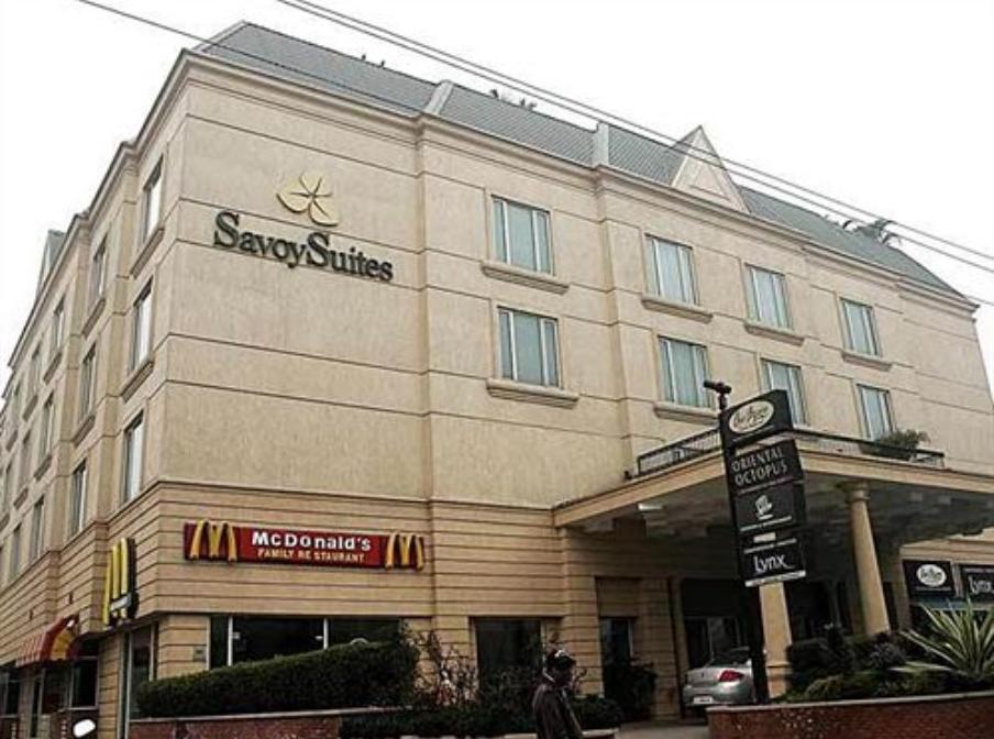 Savoy Suites Noida Exterior foto
